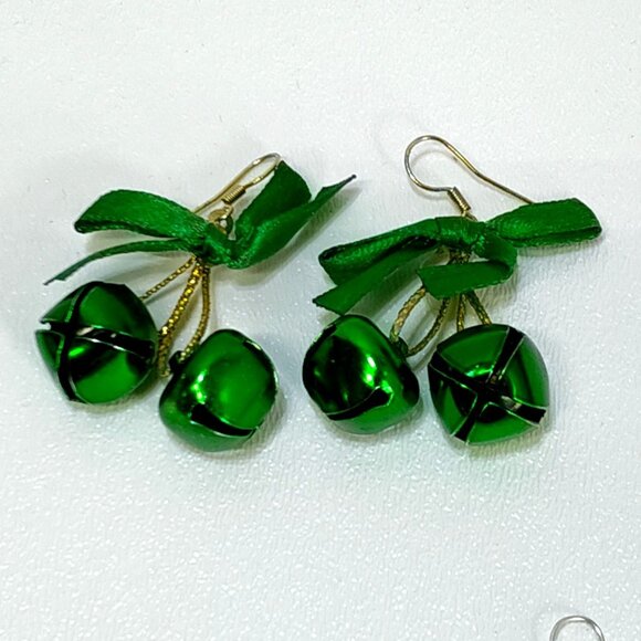 Holiday Earrings & A Santa Claus Pendant Set Red & Green Vintage Jingle Bells - Picture 5 of 13